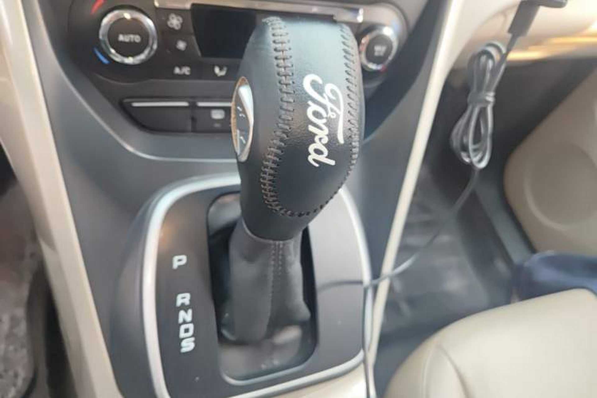 Used Ford Kuga 2013 1.6L GTDi 4x4 Elite Model Gear Lever