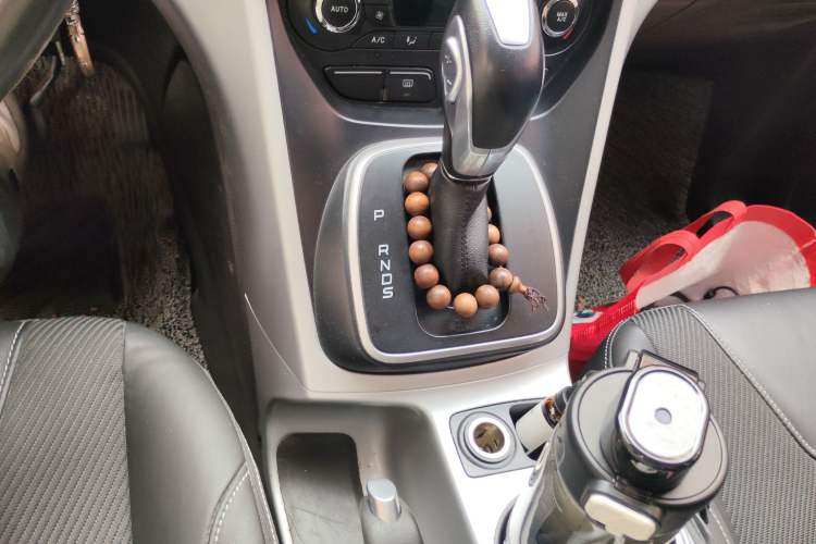Used Ford Kuga 2013 1.6L GTDi Two-Wheel-Drive Trend Model Gear Lever