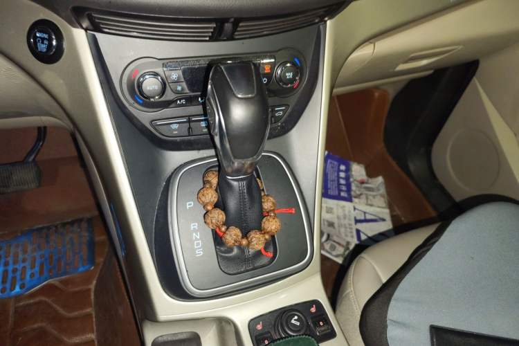Used Ford Kuga 2013 2.0L GTDi Four-Wheel Drive Premium Model Gear Lever