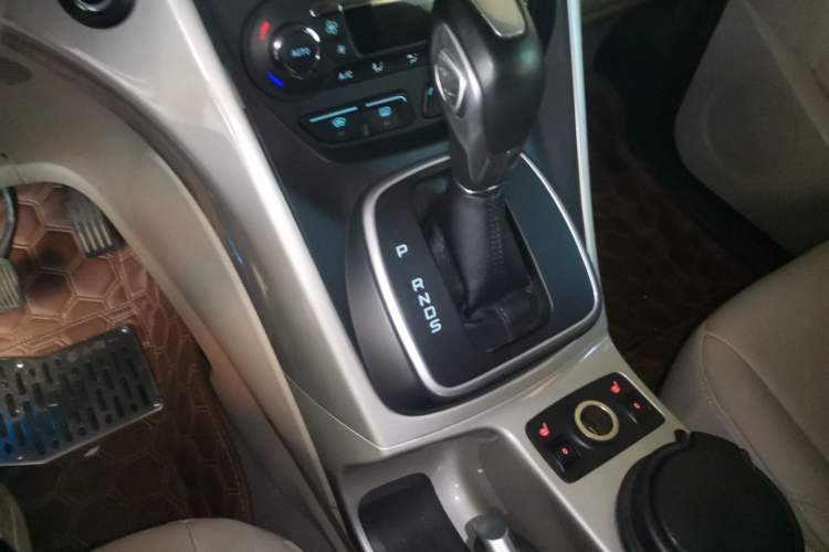 Used Ford Kuga 2013 2.0L GTDi Four-Wheel Drive Premium Model Gear Lever