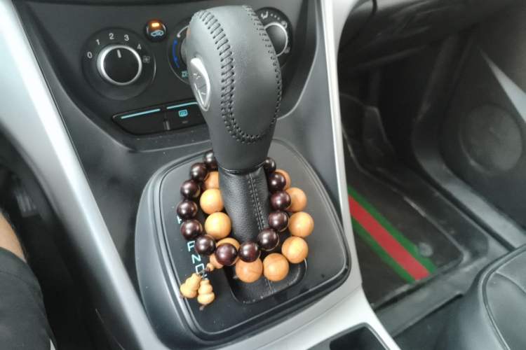 Used Ford Kuga 2013 1.6L GTDi Two-Wheel-Drive Comfort Model Gear Lever