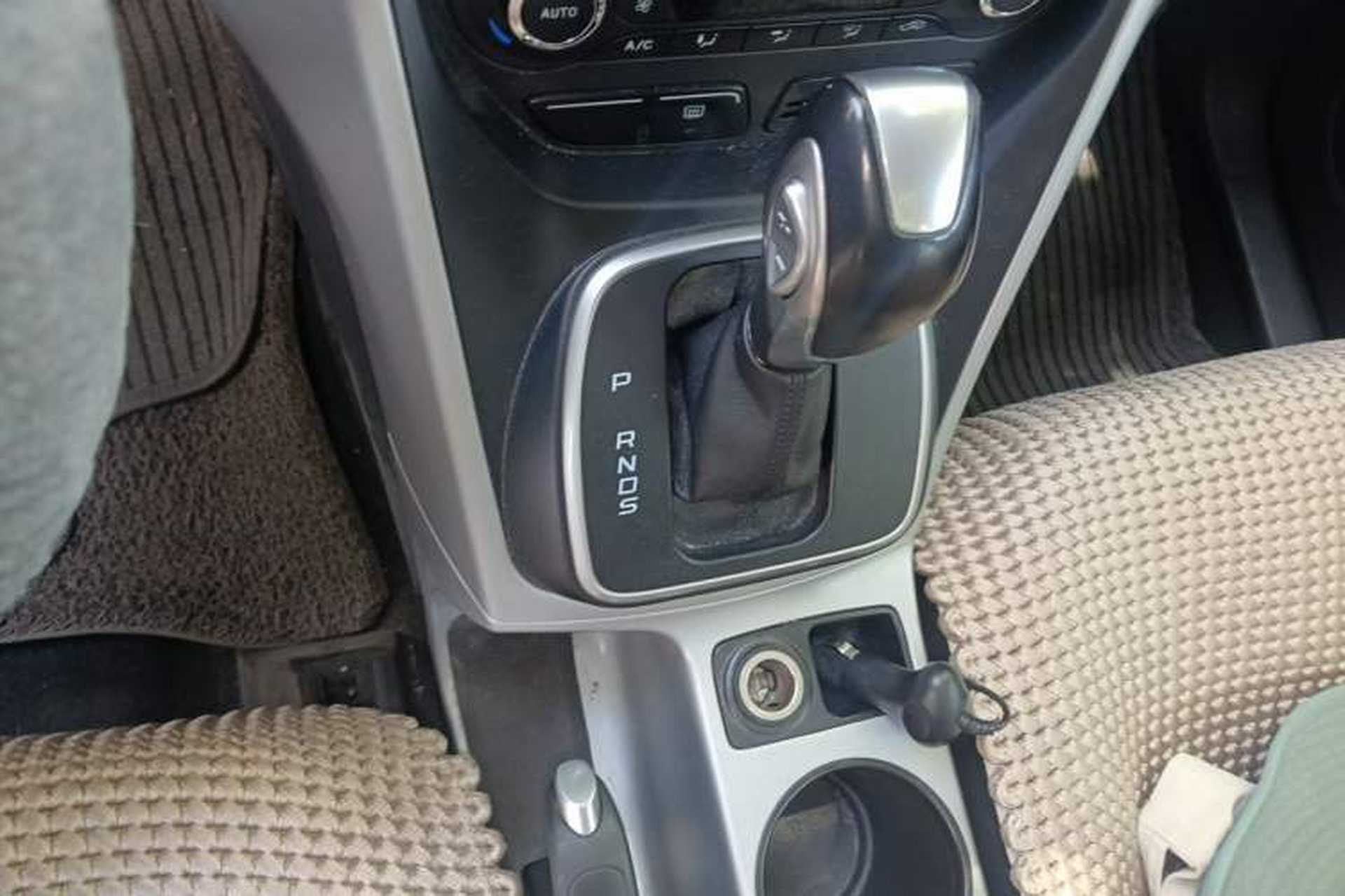 Used Ford Kuga 2013 1.6L GTDi Two-Wheel-Drive Trend Model Gear Lever