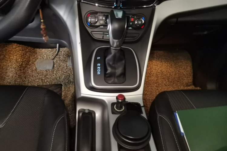 Used Ford Kuga 2013 1.6L GTDi Two-Wheel-Drive Trend Model Gear Lever