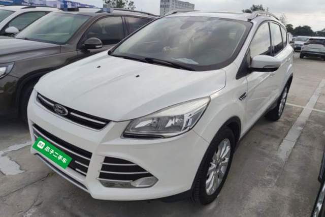 Ojetý Ford Kuga 2013 1.6L GTDi Two-Wheel-Drive Trend Model