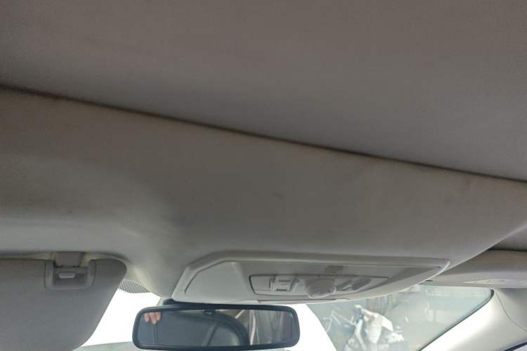 Used Ford Kuga 2013 2.0L GTDi Four-Wheel-Drive Sport Model Headliner