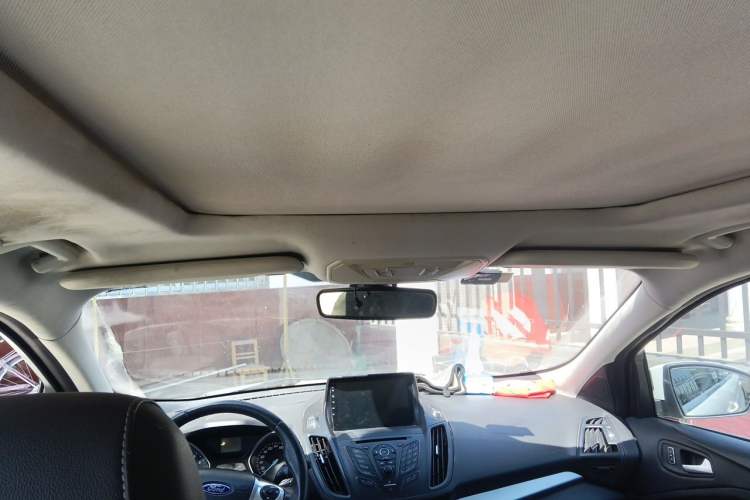 Used Ford Kuga 2013 1.6L GTDi Two-Wheel-Drive Trend Model Headliner