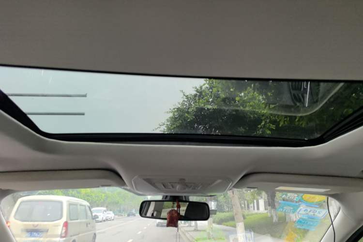 Used Ford Kuga 2013 2.0L GTDi Four-Wheel-Drive Sport Model Headliner