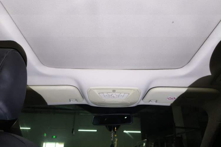 Used Ford Kuga 2013 2.0L GTDi Four-Wheel-Drive Sport Model Headliner