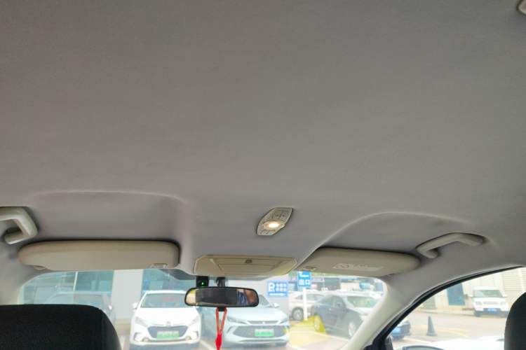 Used Ford Kuga 2013 1.6L GTDi Two-Wheel-Drive Comfort Model Headliner