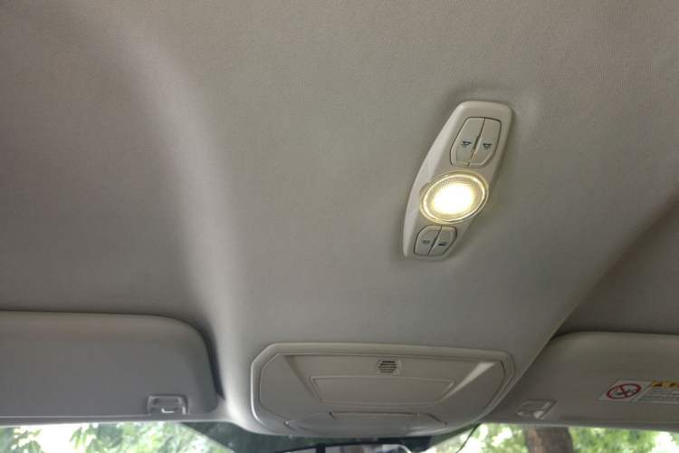 Used Ford Kuga 2013 1.6L GTDi Two-Wheel-Drive Comfort Model Headliner