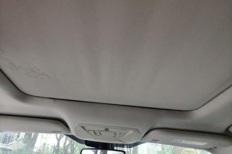Used Ford Kuga 2013 2.0L GTDi Four-Wheel-Drive Elite Model Headliner