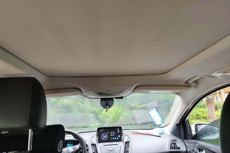 Used Ford Kuga 2013 1.6L GTDi Two-Wheel-Drive Trend Model Headliner