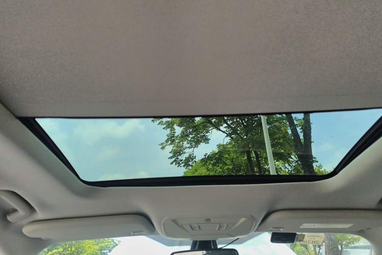 Used Ford Kuga 2013 1.6L GTDi Two-Wheel-Drive Trend Model Headliner
