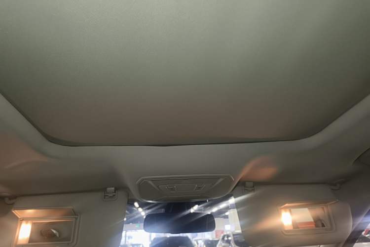 Used Ford Kuga 2013 1.6L GTDi Two-Wheel-Drive Trend Model Headliner