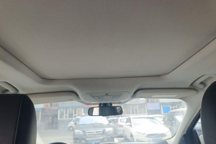 Used Ford Kuga 2013 1.6L GTDi Two-Wheel-Drive Trend Model Headliner