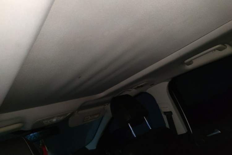 Used Ford Kuga 2013 2.0L GTDi Four-Wheel-Drive Sport Model Headliner