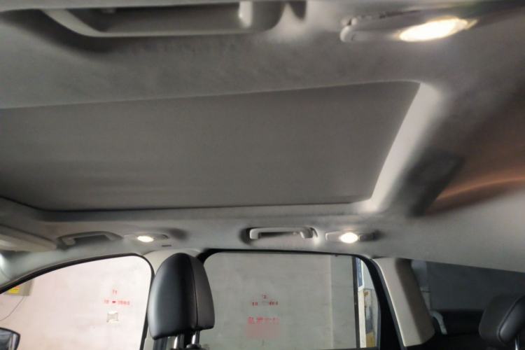 Used Ford Kuga 2013 2.0L GTDi Four-Wheel-Drive Sport Model Headliner