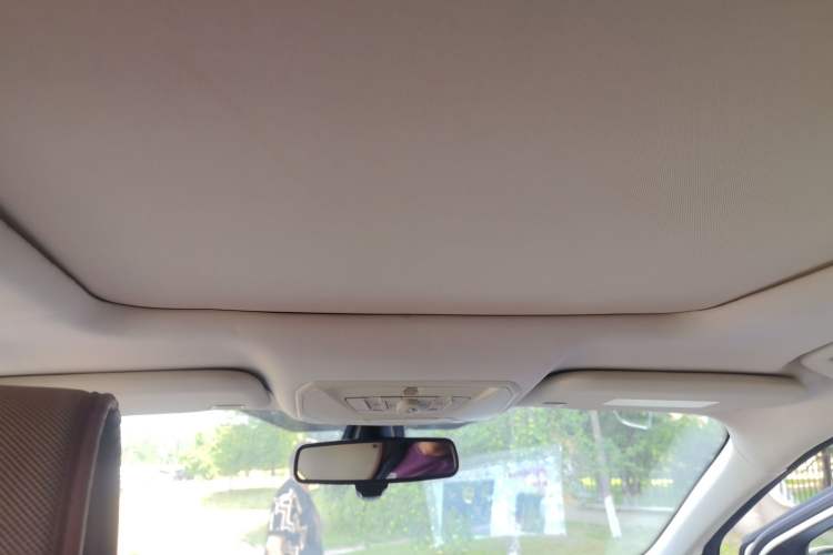 Used Ford Kuga 2013 2.0L GTDi Four-Wheel-Drive Sport Model Headliner