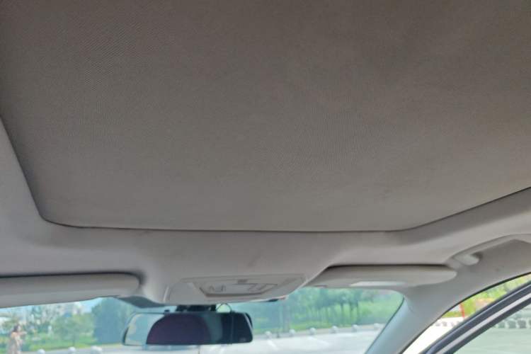 Used Ford Kuga 2013 2.0L GTDi Four-Wheel-Drive Elite Model Headliner
