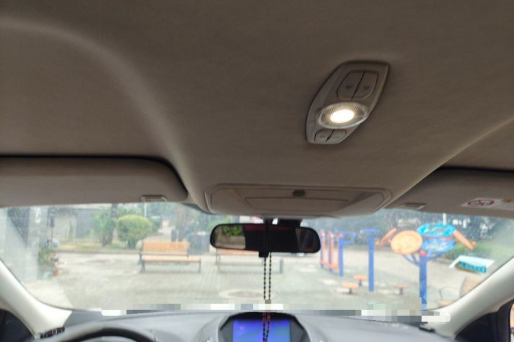 Used Ford Kuga 2013 1.6L GTDi Two-Wheel-Drive Comfort Model Headliner