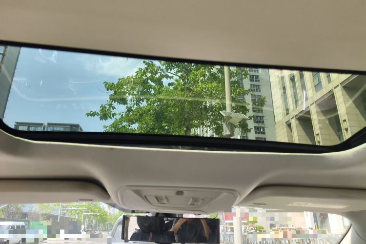 Used Ford Kuga 2013 2.0L GTDi Four-Wheel-Drive Elite Model Headliner