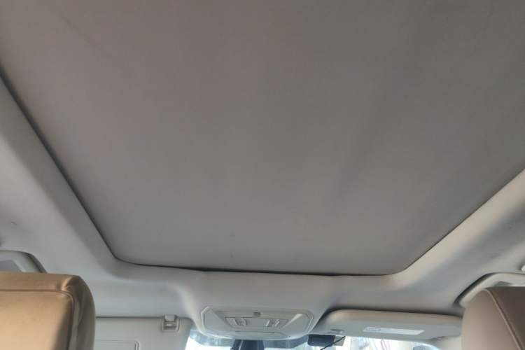 Used Ford Kuga 2013 2.0L GTDi Four-Wheel-Drive Elite Model Headliner