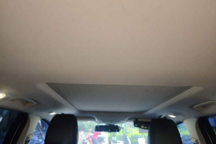 Used Ford Kuga 2013 2.0L GTDi Four-Wheel-Drive Elite Model Headliner