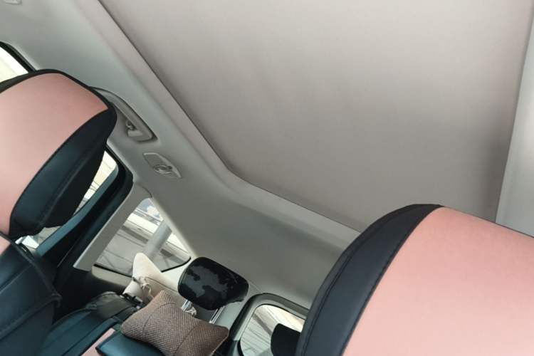 Used Ford Kuga 2013 1.6L GTDi Two-Wheel-Drive Trend Model Headliner