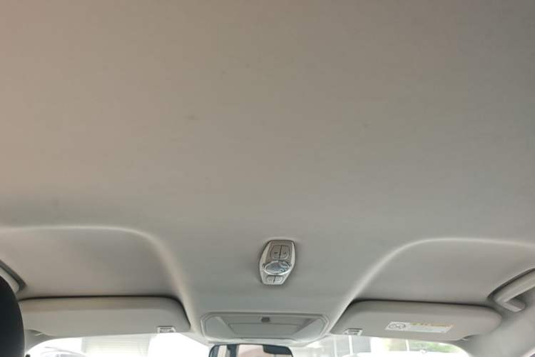 Used Ford Kuga 2013 1.6L GTDi Two-Wheel-Drive Comfort Model Headliner