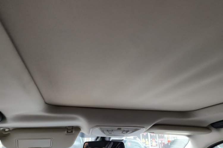 Used Ford Kuga 2013 1.6L GTDi Two-Wheel-Drive Trend Model Headliner