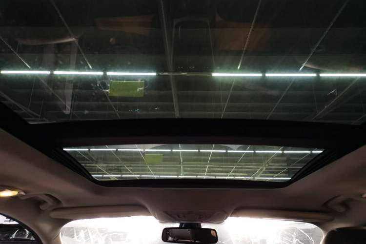Used Ford Kuga 2013 1.6L GTDi Two-Wheel-Drive Trend Model Headliner