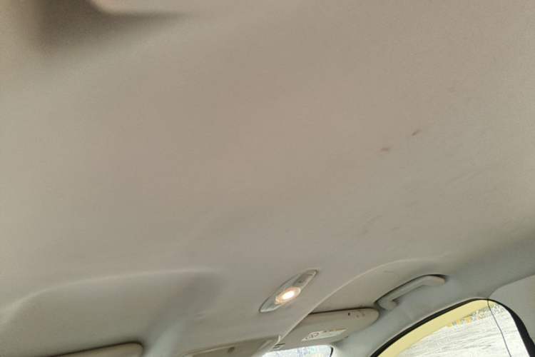 Used Ford Kuga 2013 1.6L GTDi Two-Wheel-Drive Comfort Model Headliner