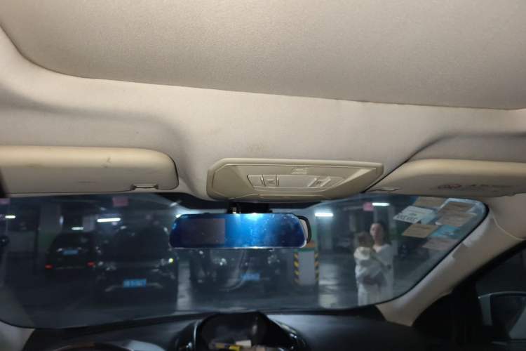Used Ford Kuga 2013 1.6L GTDi Two-Wheel-Drive Trend Model Headliner