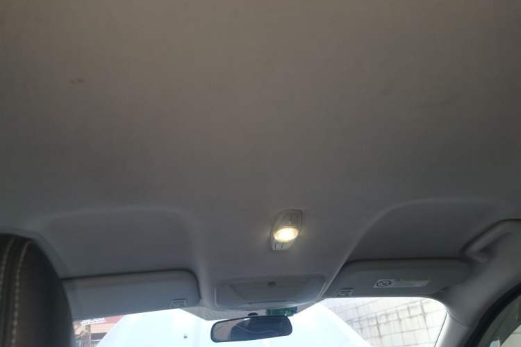 Used Ford Kuga 2013 1.6L GTDi Two-Wheel-Drive Comfort Model Headliner
