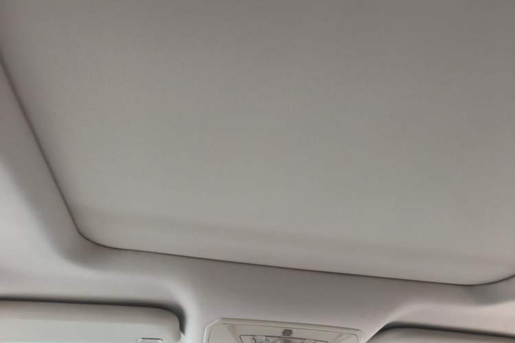 Used Ford Kuga 2013 2.0L GTDi Four-Wheel-Drive Sport Model Headliner