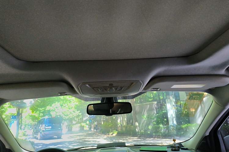 Used Ford Kuga 2013 2.0L GTDi Four-Wheel-Drive Sport Model Headliner