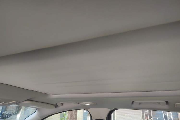 Used Ford Kuga 2013 1.6L GTDi Two-Wheel-Drive Trend Model Headliner