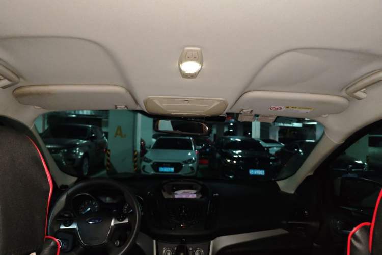 Used Ford Kuga 2013 1.6L GTDi Two-Wheel-Drive Comfort Model Headliner