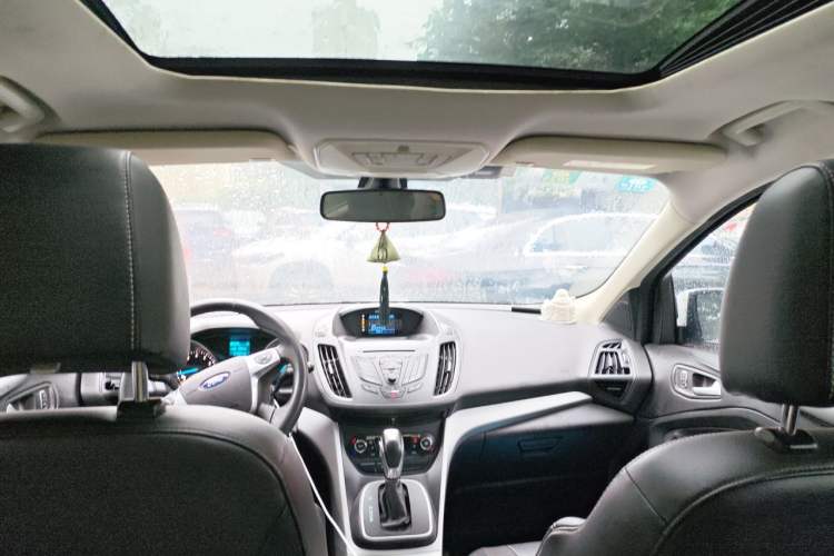 Used Ford Kuga 2013 1.6L GTDi Two-Wheel-Drive Trend Model Headliner