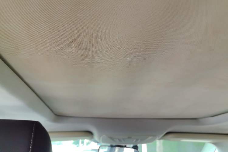 Used Ford Kuga 2013 1.6L GTDi Two-Wheel-Drive Trend Model Headliner