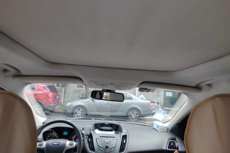 Used Ford Kuga 2013 1.6L GTDi Two-Wheel-Drive Trend Model Headliner