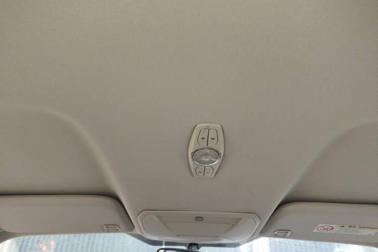 Used Ford Kuga 2013 1.6L GTDi Two-Wheel-Drive Comfort Model Headliner