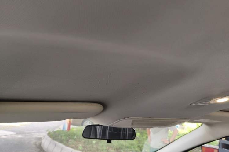 Used Ford Kuga 2013 1.6L GTDi Two-Wheel-Drive Comfort Model Headliner