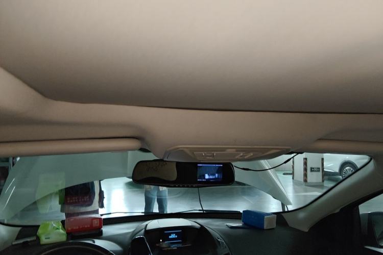 Used Ford Kuga 2013 1.6L GTDi Two-Wheel-Drive Trend Model Headliner