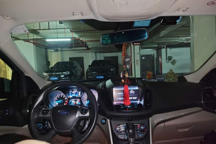 Used Ford Kuga 2013 1.6L GTDi 4x4 Elite Model Headliner