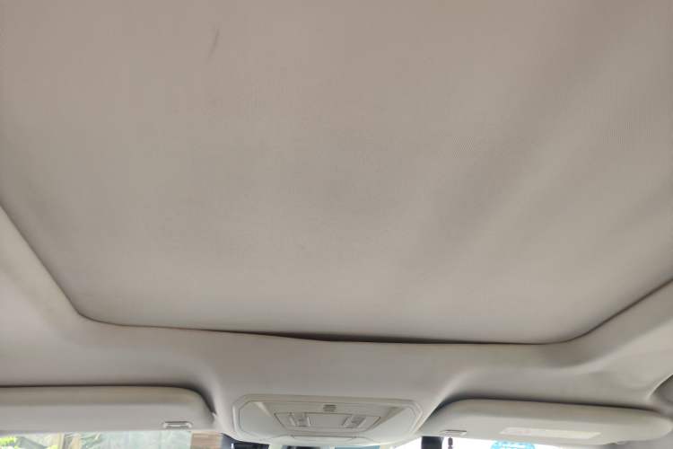 Used Ford Kuga 2013 1.6L GTDi Two-Wheel-Drive Trend Model Headliner