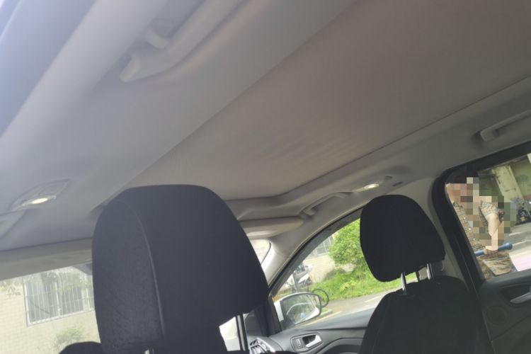Used Ford Kuga 2013 2.0L GTDi Four-Wheel-Drive Sport Model Headliner