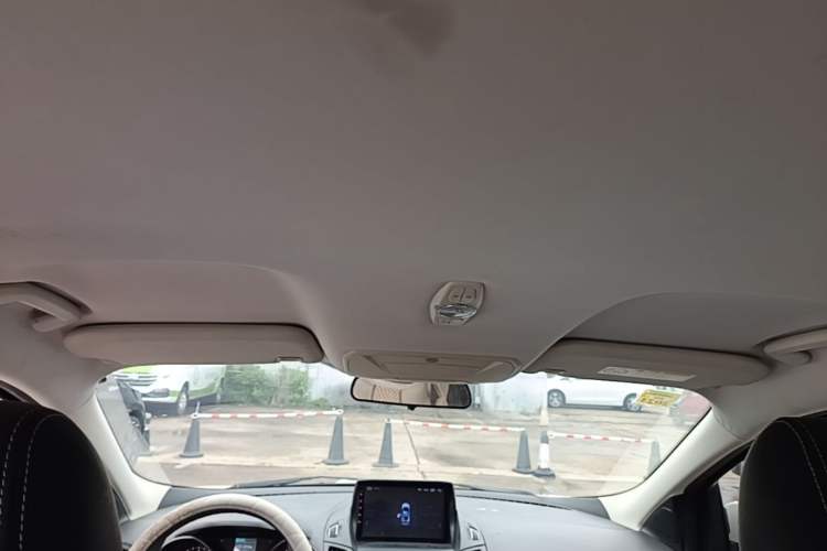 Used Ford Kuga 2013 1.6L GTDi Two-Wheel-Drive Comfort Model Headliner