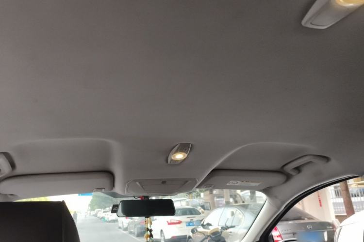 Used Ford Kuga 2013 1.6L GTDi Two-Wheel-Drive Comfort Model Headliner