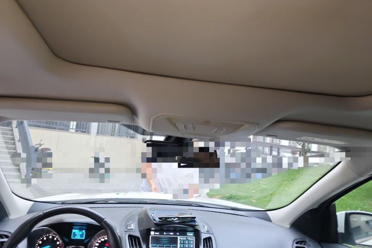 Used Ford Kuga 2013 1.6L GTDi Two-Wheel-Drive Trend Model Headliner